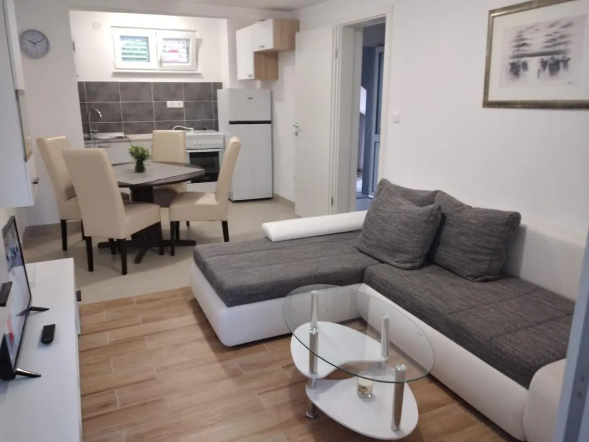 Apartman Ivano Kastela Apartment