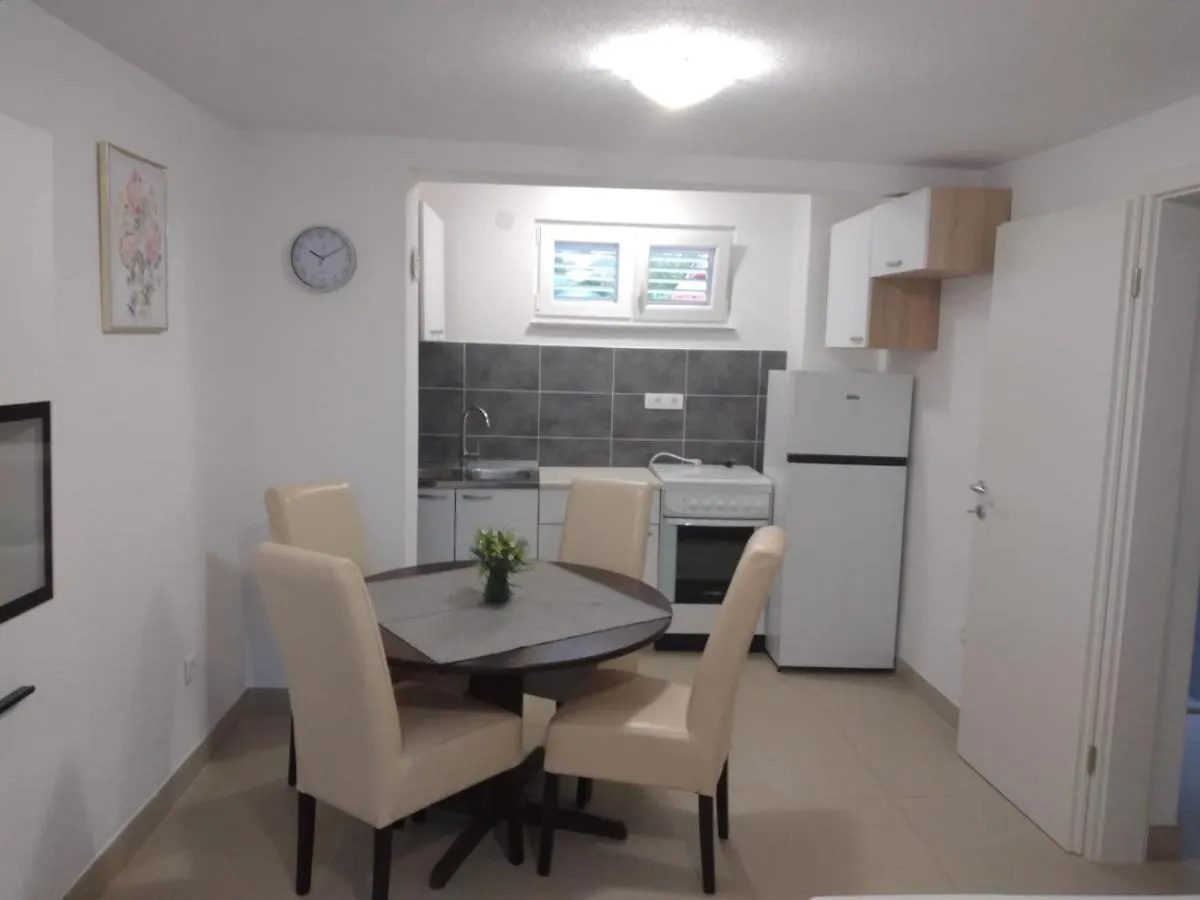 Apartman Ivano Kastela Apartment